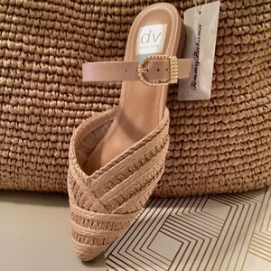 Brand New Dolce Vita Natural Raffia Flat